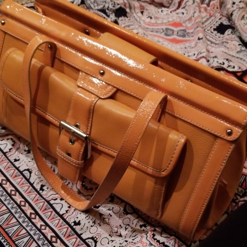 Maxximum  Genuine leather handbag